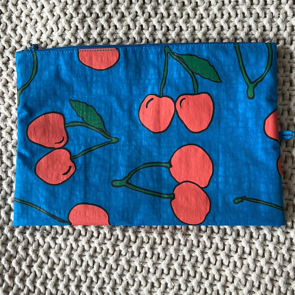 BAGGU - Large Pouch with Cherry Print